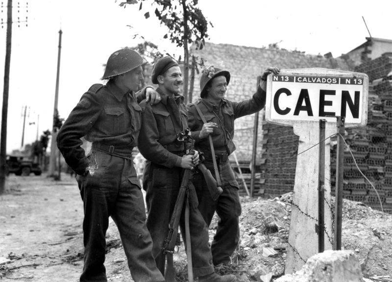 Canadian_troops_Caen