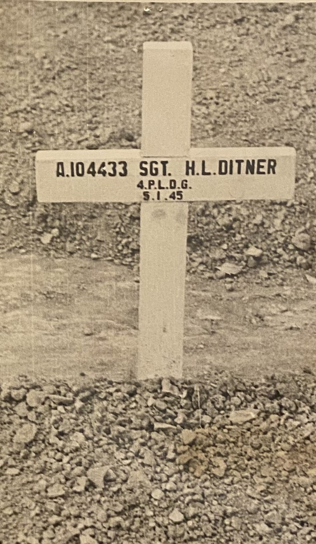 HLD - FIELD GRAVE.jpg